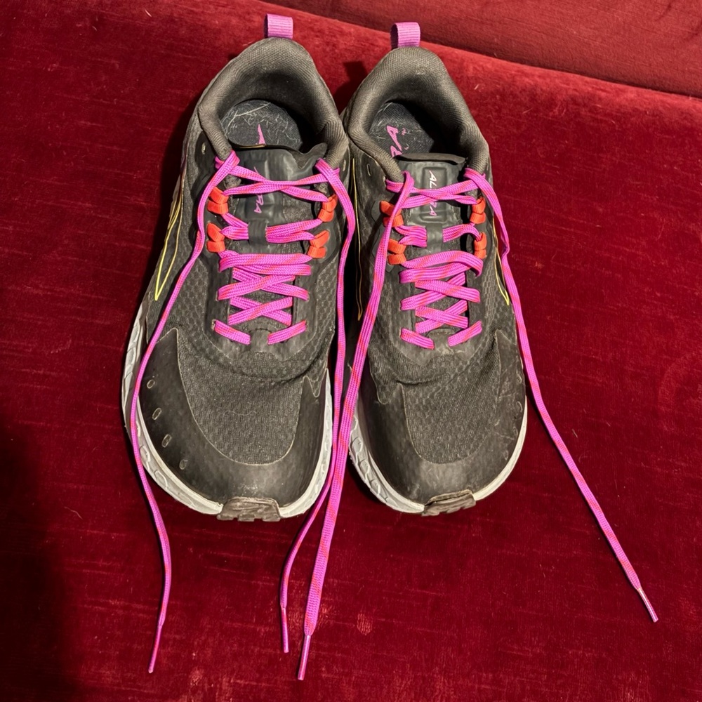 Women's Altra Sneakers